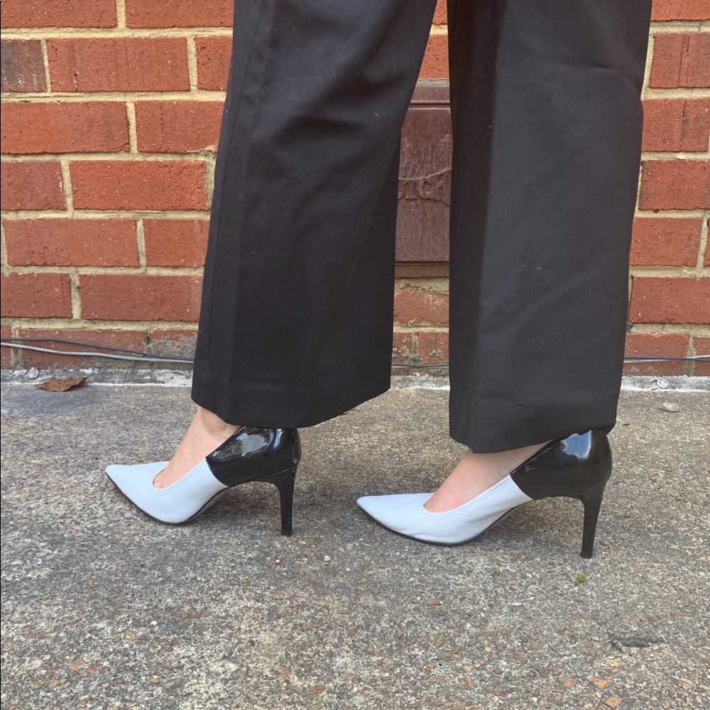 Pointy toed black and white leather heels TAHARI